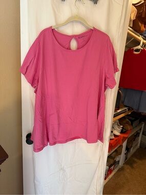 2 Roaman's Hot Pink Keyhole Back 3/4  Sleeve Tee & 1 Old Navy Tee